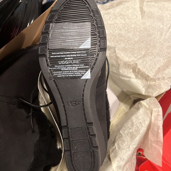 Ugg boot, ugg women boot size 9 - Picture 3 of 5